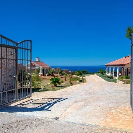 Luxurious With Panoramic Sea Views Villa